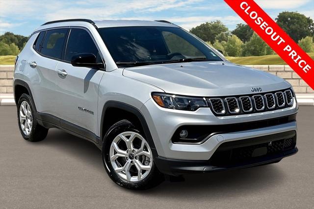 2025 Jeep Compass COMPASS LATITUDE 4X4