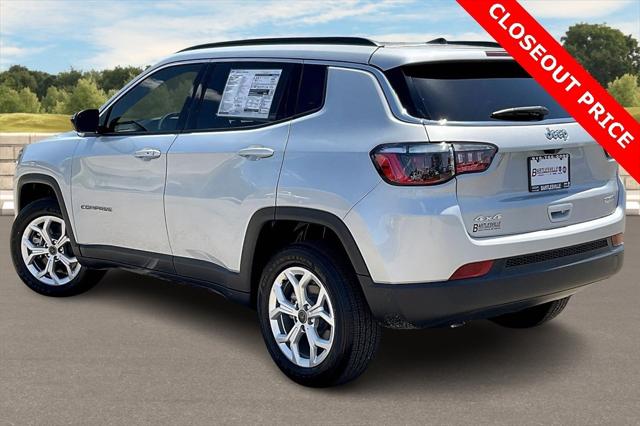 2025 Jeep Compass COMPASS LATITUDE 4X4