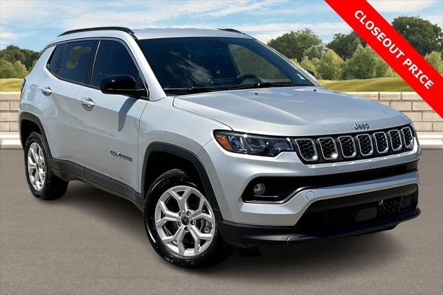 2025 Jeep Compass COMPASS LATITUDE 4X4