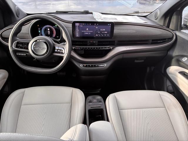 2025 Fiat FIAT 500e GIORGIO ARMANI Collectors Edition 2025 Fiat FIAT 500e GIORGIO ARMANI Collectors Edition