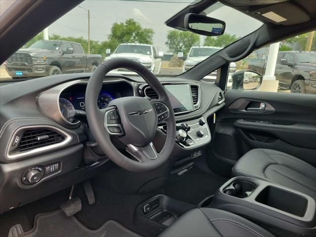 2025 Chrysler Pacifica PACIFICA SELECT