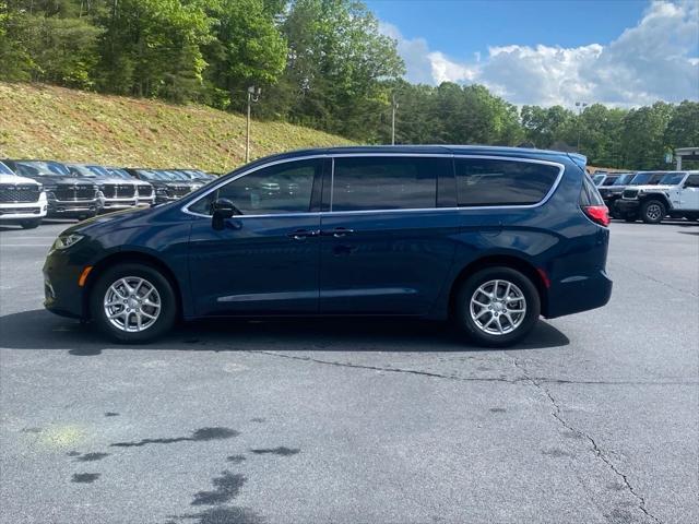 2025 Chrysler Pacifica PACIFICA SELECT