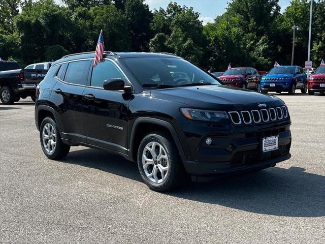 2025 Jeep Compass COMPASS LATITUDE 4X4