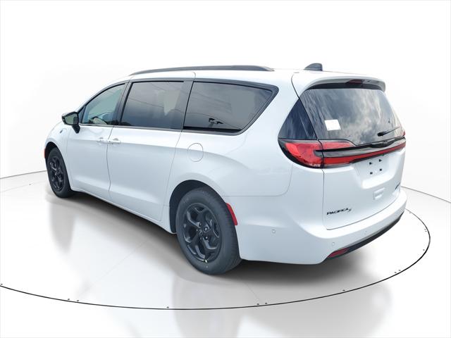 2025 Chrysler Pacifica Hybrid PACIFICA PLUG-IN HYBRID S APPEARANCE