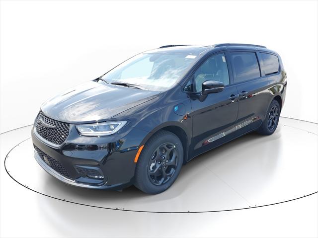 2025 Chrysler Pacifica Hybrid PACIFICA PLUG-IN HYBRID S APPEARANCE