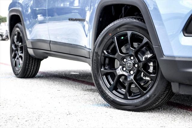 2025 Jeep Compass COMPASS LATITUDE 4X4