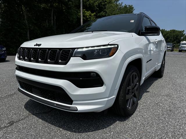 2025 Jeep Compass COMPASS LIMITED 4X4