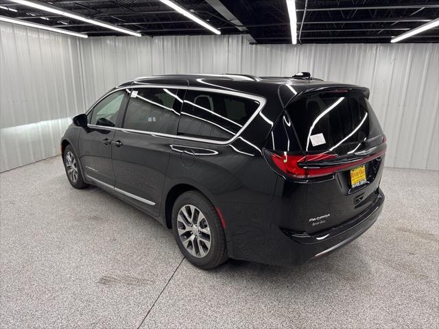 2025 Chrysler Pacifica Hybrid PACIFICA PLUG-IN HYBRID PINNACLE