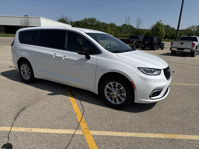 2025 Chrysler Pacifica PACIFICA SELECT AWD