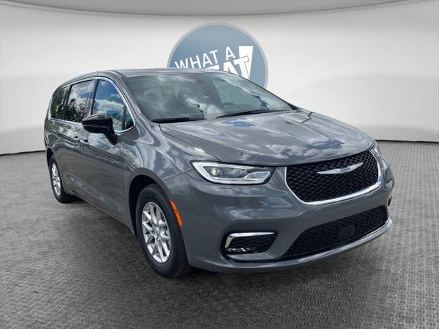 2025 Chrysler Pacifica PACIFICA SELECT