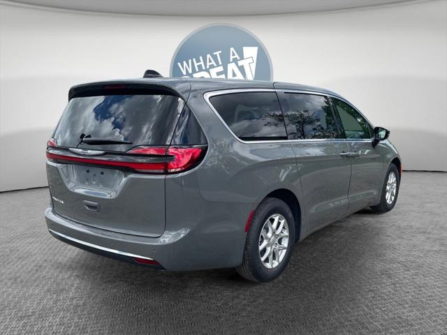 2025 Chrysler Pacifica PACIFICA SELECT