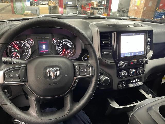 2025 RAM Ram 1500 RAM 1500 TRADESMAN QUAD CAB 4X4 64 BOX