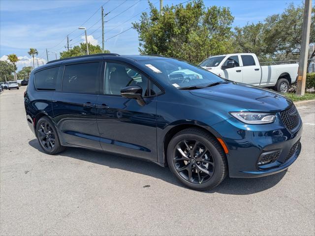 2025 Chrysler Pacifica PACIFICA LIMITED