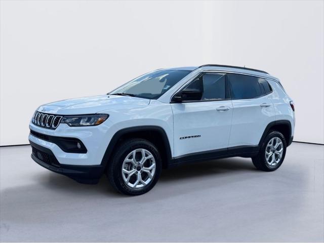 2025 Jeep Compass COMPASS LATITUDE 4X4