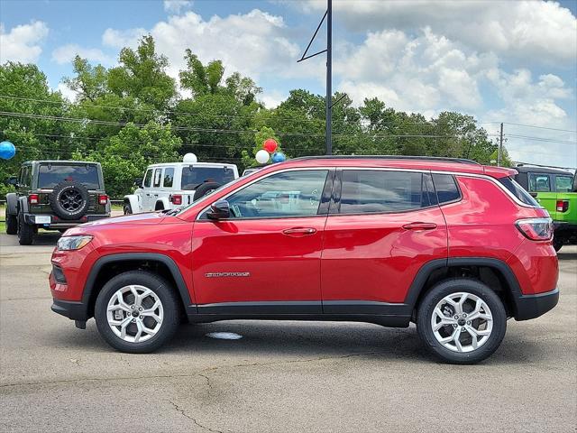 2025 Jeep Compass COMPASS LATITUDE 4X4