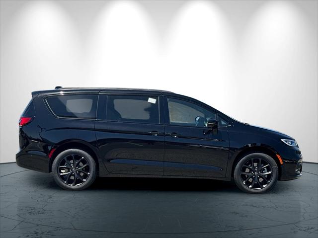 2025 Chrysler Pacifica PACIFICA LIMITED AWD