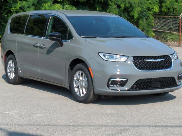 2025 Chrysler Pacifica PACIFICA SELECT