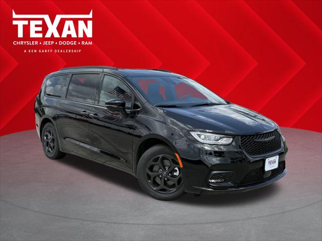 2025 Chrysler Pacifica Hybrid PACIFICA PLUG-IN HYBRID S APPEARANCE