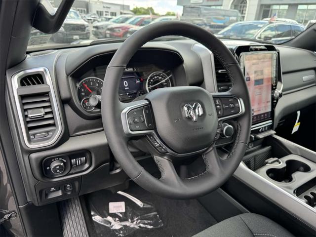 2025 RAM Ram 1500 RAM 1500 BIG HORN CREW CAB 4X4 64 BOX
