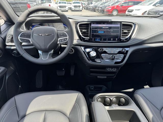 2025 Chrysler Pacifica PACIFICA SELECT