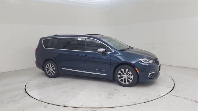 2025 Chrysler Pacifica Hybrid PACIFICA PLUG-IN HYBRID PINNACLE