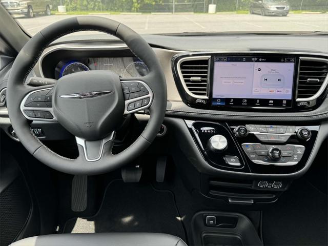 2025 Chrysler Pacifica PACIFICA SELECT AWD