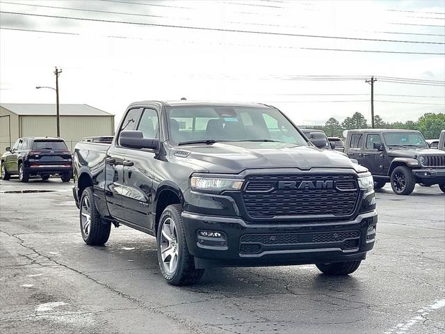 2025 RAM Ram 1500 RAM 1500 TRADESMAN QUAD CAB 4X2 64 BOX
