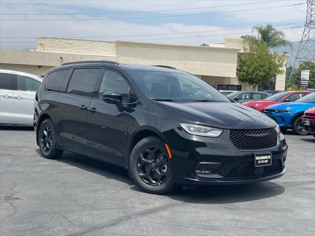 2025 Chrysler Pacifica Hybrid PACIFICA PLUG-IN HYBRID S APPEARANCE
