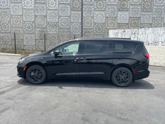 2025 Chrysler Pacifica Hybrid PACIFICA PLUG-IN HYBRID S APPEARANCE