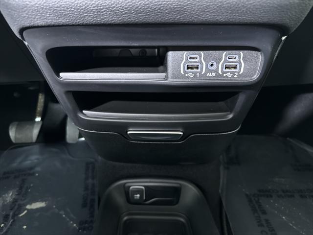 2025 Chrysler Pacifica PACIFICA SELECT AWD