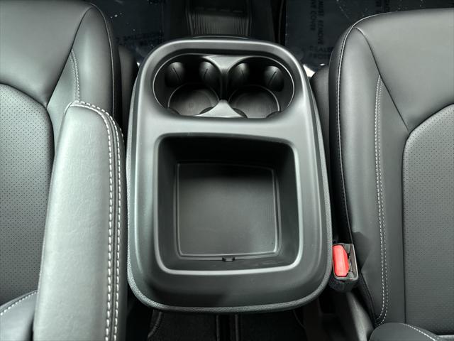2025 Chrysler Pacifica PACIFICA SELECT AWD