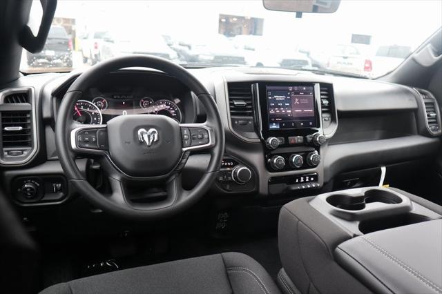 2025 RAM Ram 1500 RAM 1500 TRADESMAN QUAD CAB 4X4 64 BOX