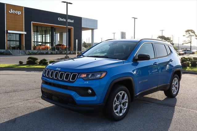 2025 Jeep Compass COMPASS LATITUDE 4X4