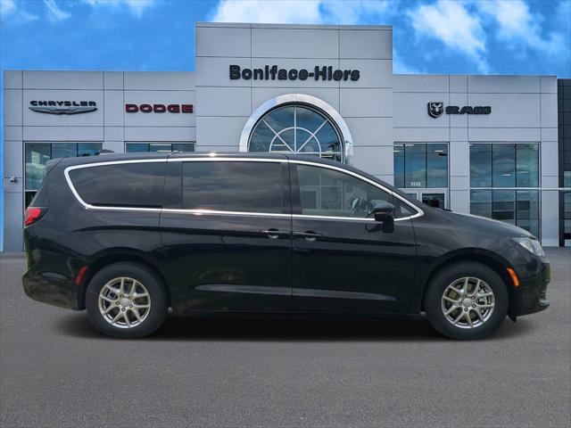 2025 Chrysler Voyager VOYAGER LX