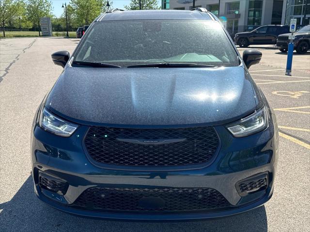 2025 Chrysler Pacifica PACIFICA LIMITED AWD