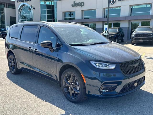2025 Chrysler Pacifica PACIFICA LIMITED AWD