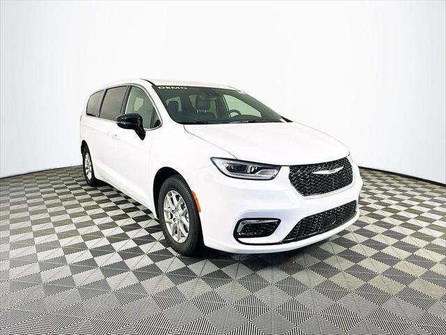 2025 Chrysler Pacifica PACIFICA SELECT