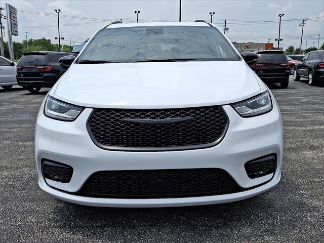 2025 Chrysler Pacifica Hybrid PACIFICA PLUG-IN HYBRID S APPEARANCE