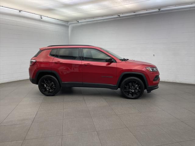 2025 Jeep Compass COMPASS LATITUDE 4X4