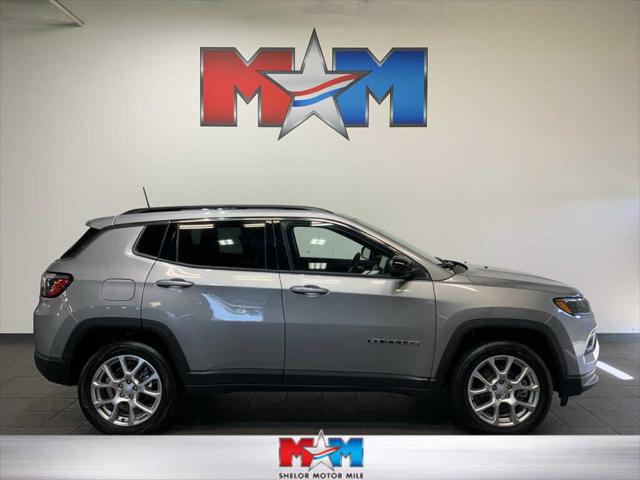 2023 Jeep Compass Latitude Lux FWD