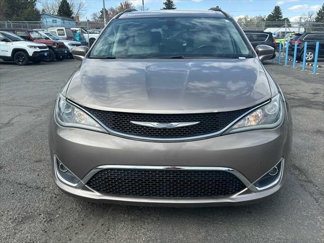 2017 Chrysler Pacifica Touring-L