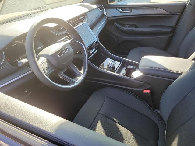 2025 Jeep Grand Cherokee GRAND CHEROKEE L LAREDO X 4X2
