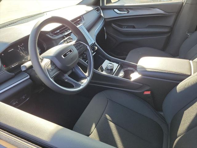 2025 Jeep Grand Cherokee GRAND CHEROKEE L LAREDO 4X2