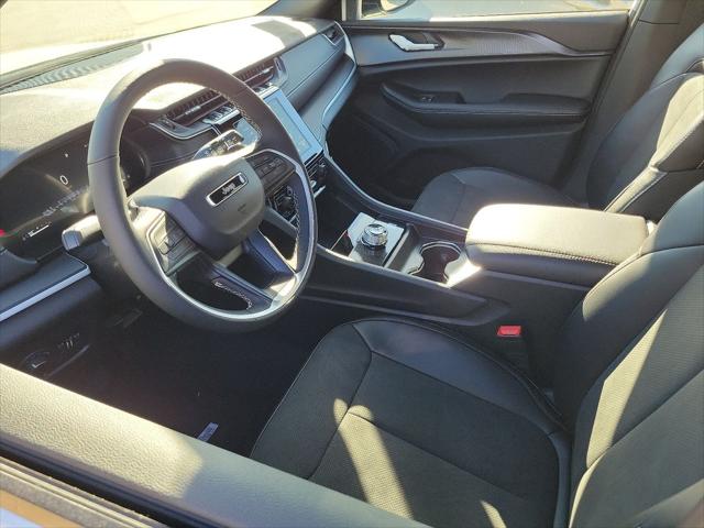 2025 Jeep Grand Cherokee GRAND CHEROKEE L ALTITUDE 4X2