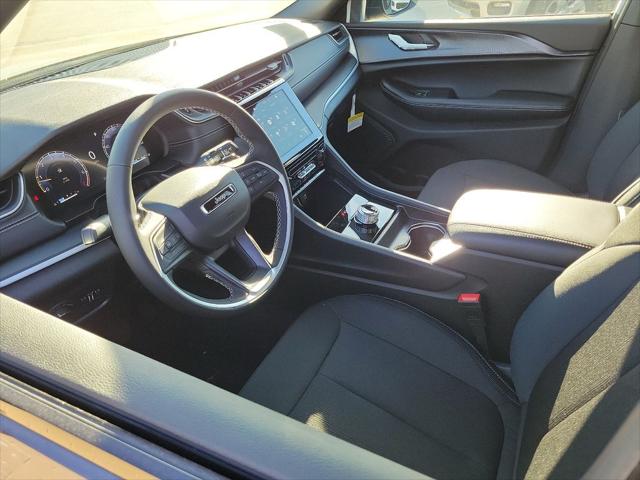 2025 Jeep Grand Cherokee GRAND CHEROKEE L LAREDO 4X2