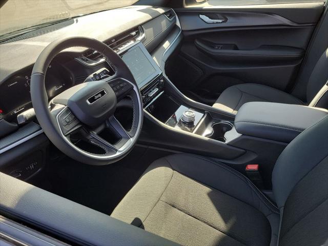 2025 Jeep Grand Cherokee GRAND CHEROKEE L LAREDO X 4X2