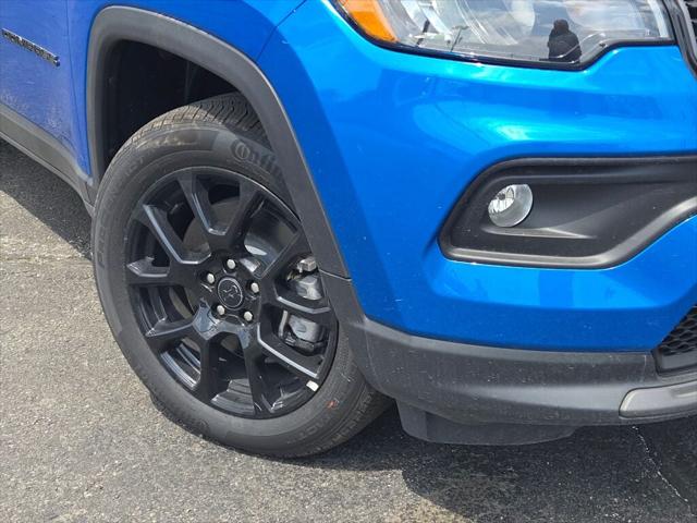 2025 Jeep Compass COMPASS LATITUDE 4X4