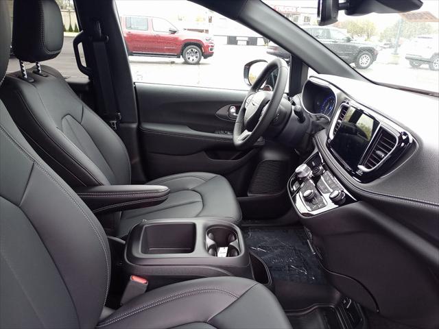 2025 Chrysler Pacifica PACIFICA SELECT
