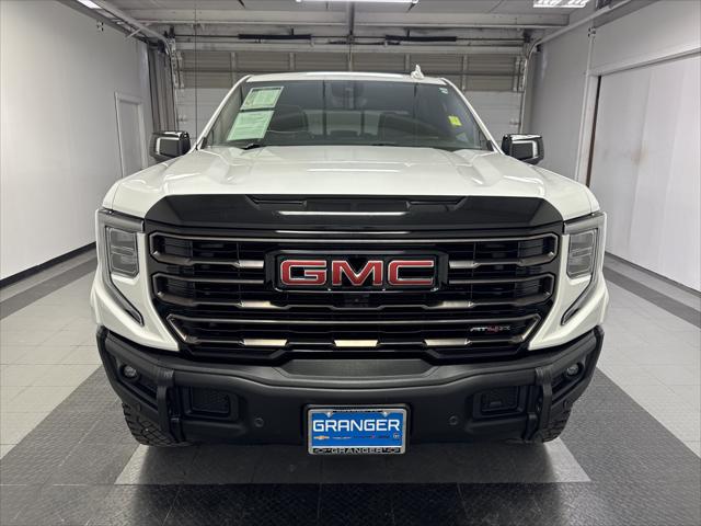 2023 GMC Sierra 1500 4WD Crew Cab Short Box AT4X