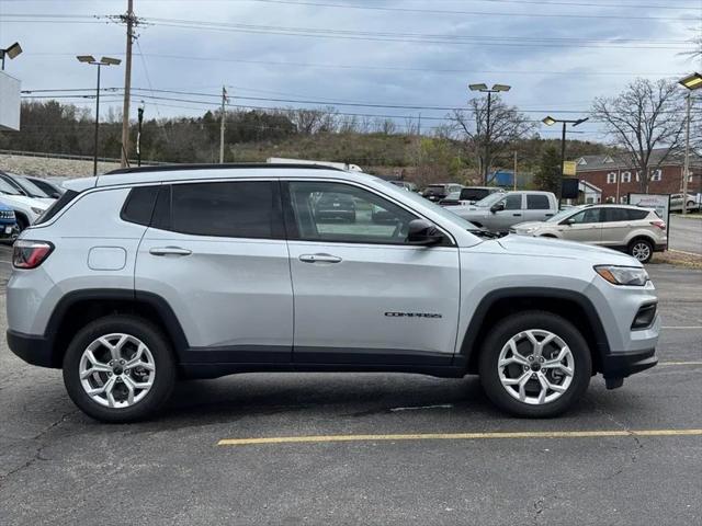 2025 Jeep Compass COMPASS LATITUDE 4X4